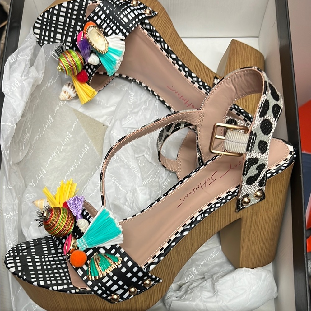 New Betsey Johnson Colorful Women's Platform Sandals Size 7